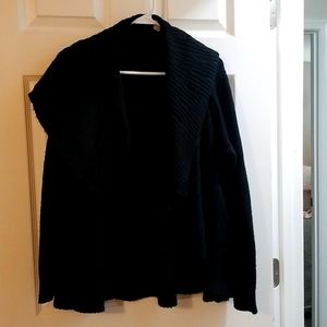 Detailed black cardigan